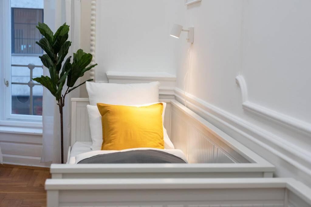 Best Located, 150 M2 5 Bedrooms Apt., ブダペスト エクステリア 写真