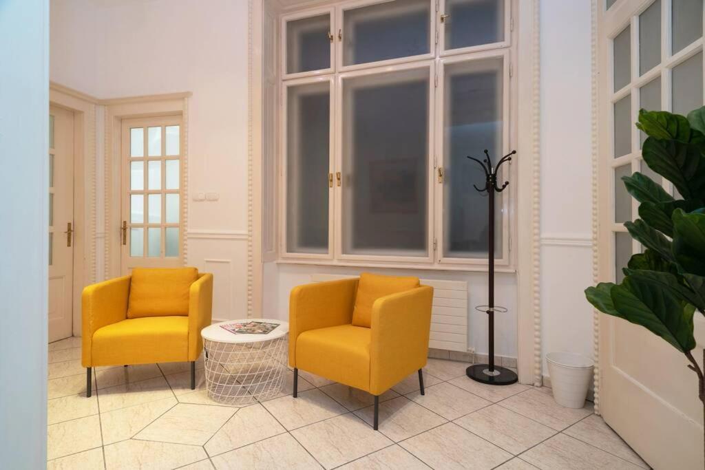 Best Located, 150 M2 5 Bedrooms Apt., ブダペスト エクステリア 写真